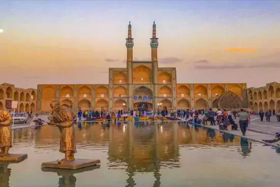 Find Yazd tour guide