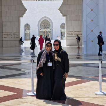 From Dubai: Abu Dhabi Sheikh Zayed Mosque Guided Tour