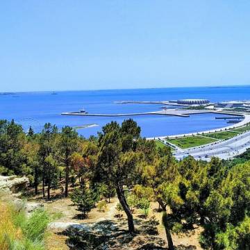 Explore Baku: Walking Tour