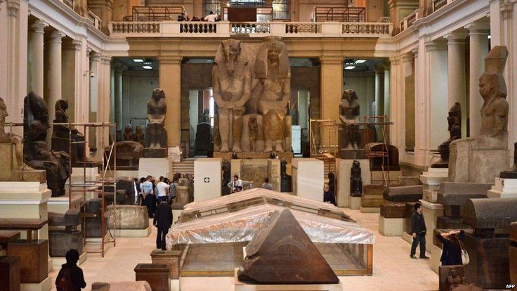 Giza Pyramids and Egyptian Museum - Day Trip